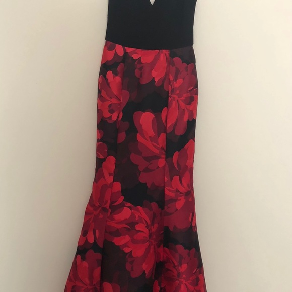 Elegant designer dress - Picture 4 of 4